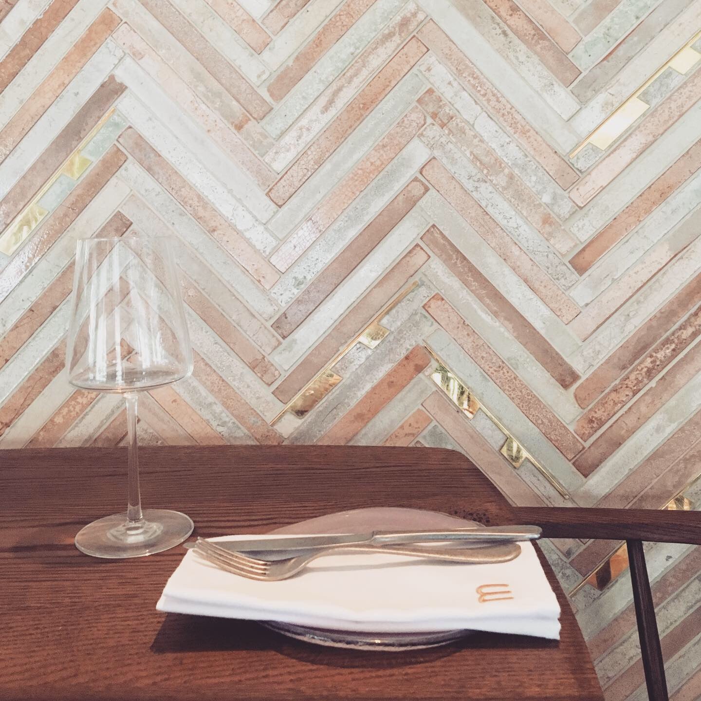 Arrow incorporated into a tiled wall