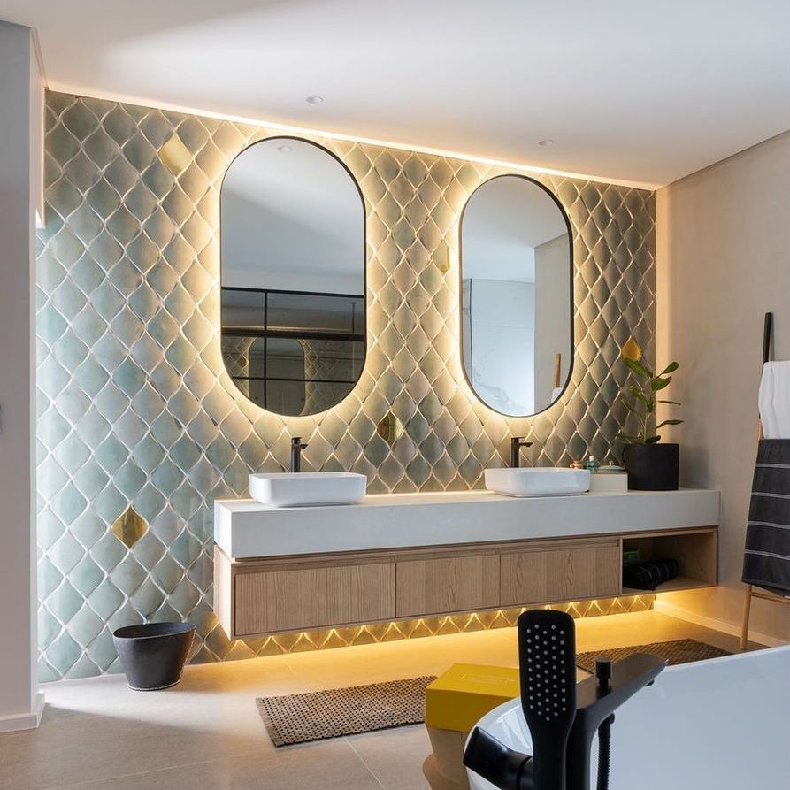 Leaf Clad incorporated on a tiled wall