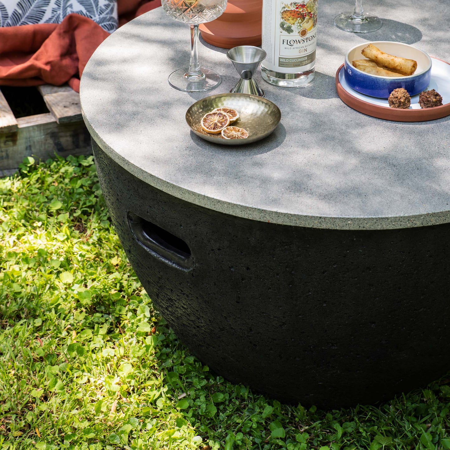 Urban Bench lifestyle close-up